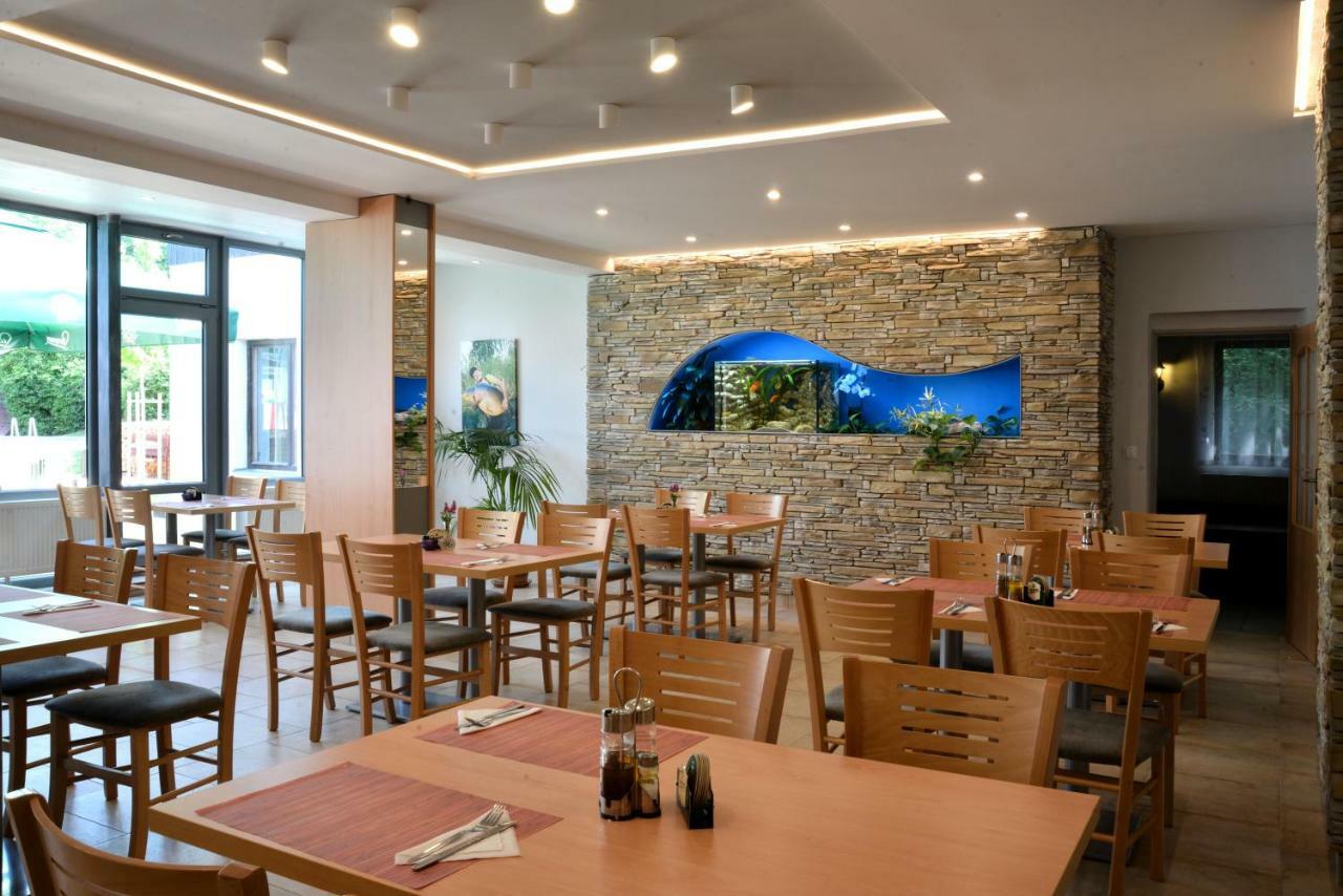 Hotel Mlyn - Jihlava Vilanec ภายนอก รูปภาพ